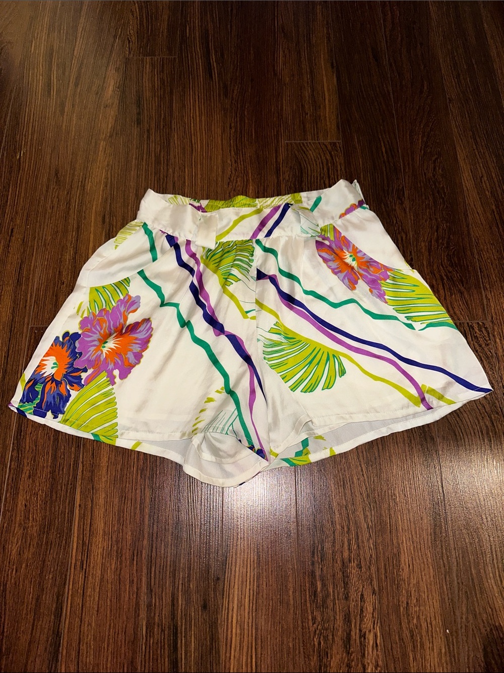 White High-Waist Floral Print Women's Shorts with Belt